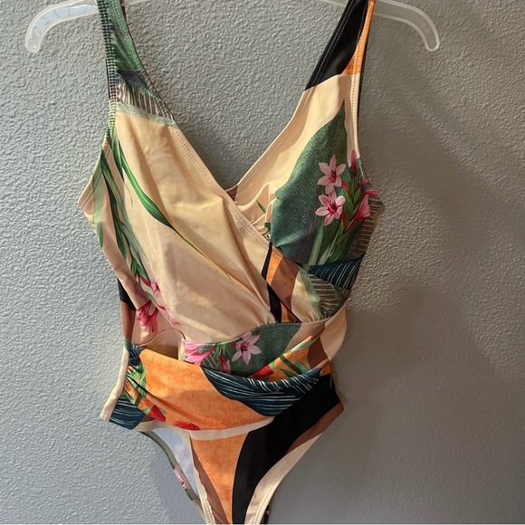 Amazon Women's Tropical Print One Piece Swimsuit - Multicolor - Picture 2 of 7